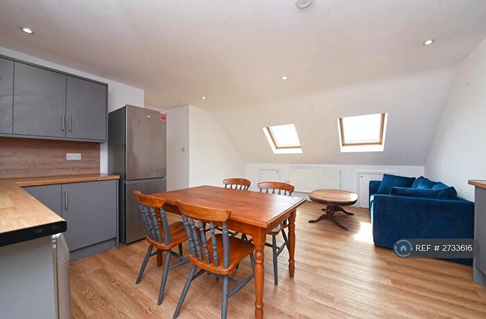 3 Bedroom Flat To Rent In Stanmore, London, HA7