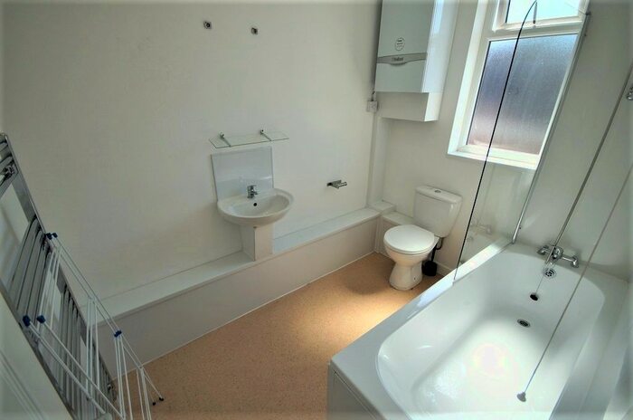 4 Bedroom Flat To Rent In Quinton Parade, Cheylesmore, Coventry CV3
