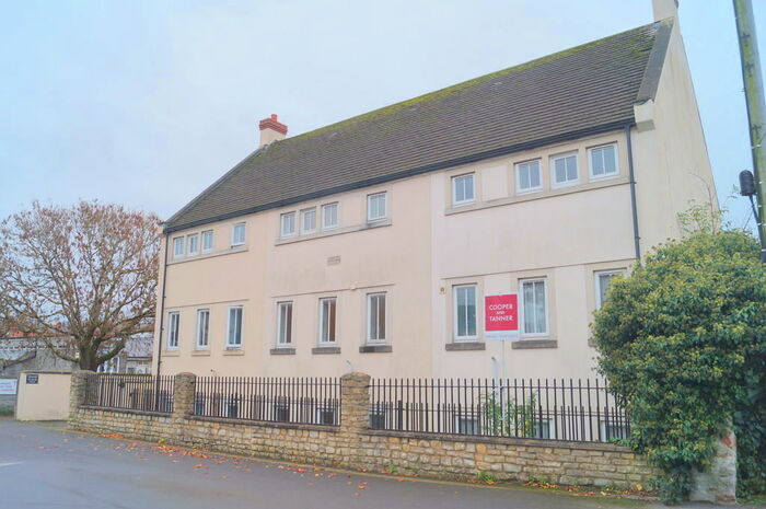 4 Bedroom Town House To Rent In Union Street, Wells, BA5