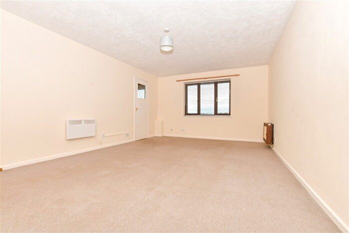 2 Bedroom Flat For Sale In West Street, Finglesham, Deal, Kent, CT14