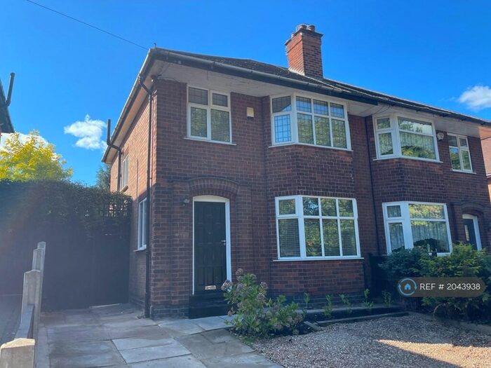 3 Bedroom Semi-Detached House To Rent In Hucknall Road, Nottingham, NG5