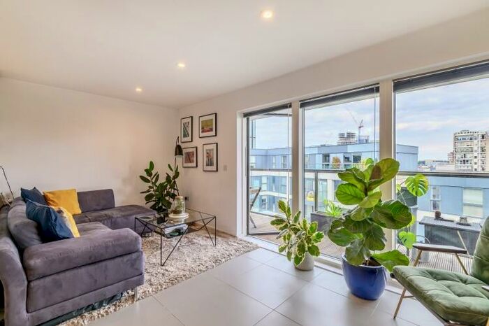 2 Bedroom Apartment To Rent In London, EC1V