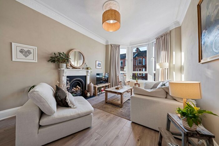 1 Bedroom Flat For Sale In Waverley Gardens, Flat /, Shawlands, Glasgow, G41