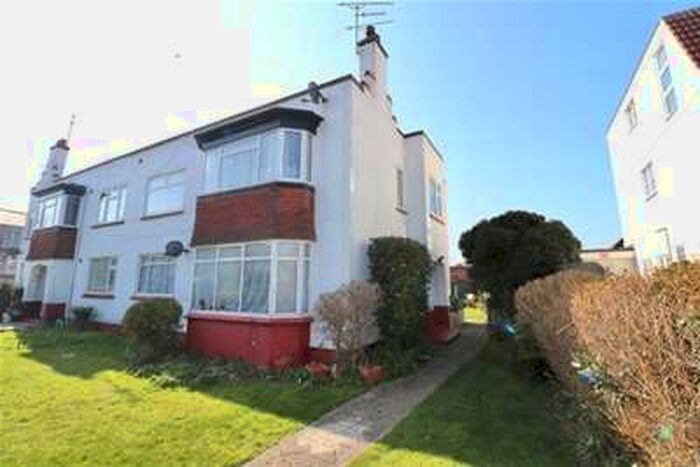 2 Bedroom Maisonette Flat To Rent In St. Pauls Road, Clacton-on-sea, CO15