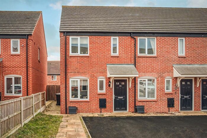 2 Bedroom Town House For Sale In Crawley Way, Chellaston, Derby, DE73