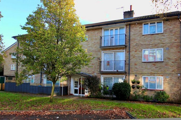 2 Bedroom Flat To Rent In Five Acres, Crawley, RH10