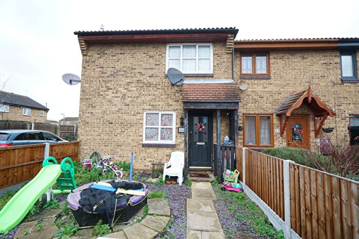 1 Bedroom Terraced House To Rent In Kipling Avenue, Tilbury, RM18