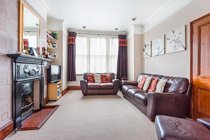 4 Bedroom Terraced House To Rent In McDowall Road, Camberwell, SE5