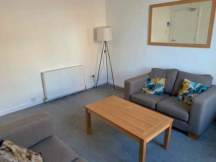 2 Bedroom Flat To Rent In Bruce Street, Stirling Town, Stirling, FK8