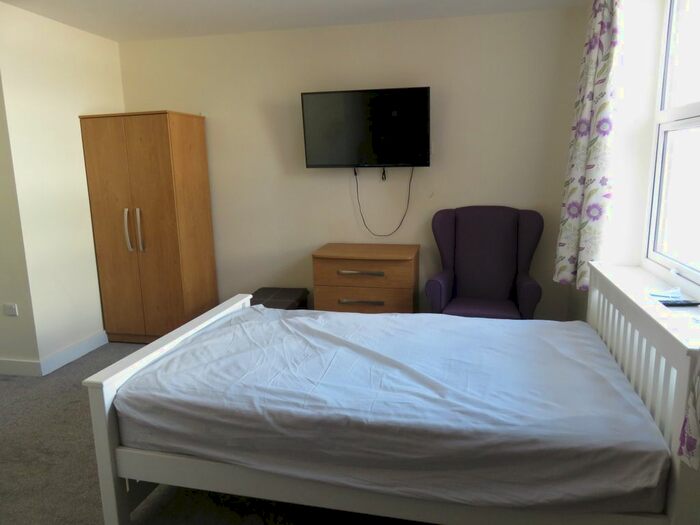 1 Bedroom Flat To Rent In Pelham Road, Nottingham, NG5