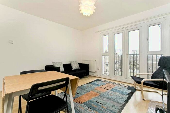 3 Bedroom Flat To Rent In Brunswick House, Thurtle Road, London, E2