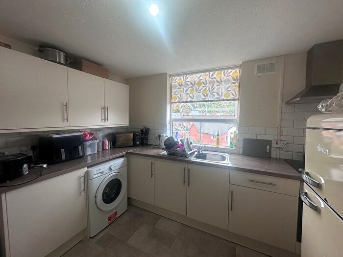 2 Bedroom Flat To Rent In Comberton Hill, Kidderminster, DY10