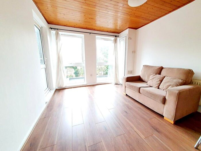 2 Bedroom Flat To Rent In Elia Street, Islington, N1