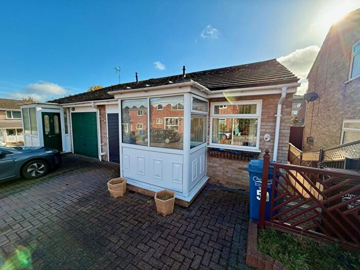 3 Bedroom Semi-Detached House To Rent In Valley Road, Banbury, OX16