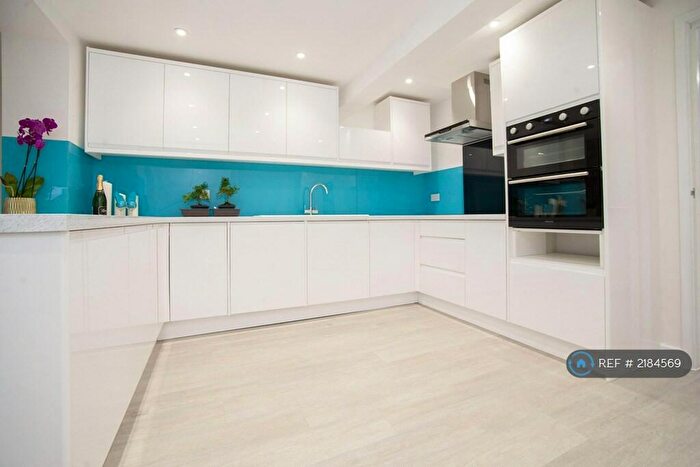 6 Bedroom Semi-Detached House To Rent In St. Johns Crescent, Bristol, BS3