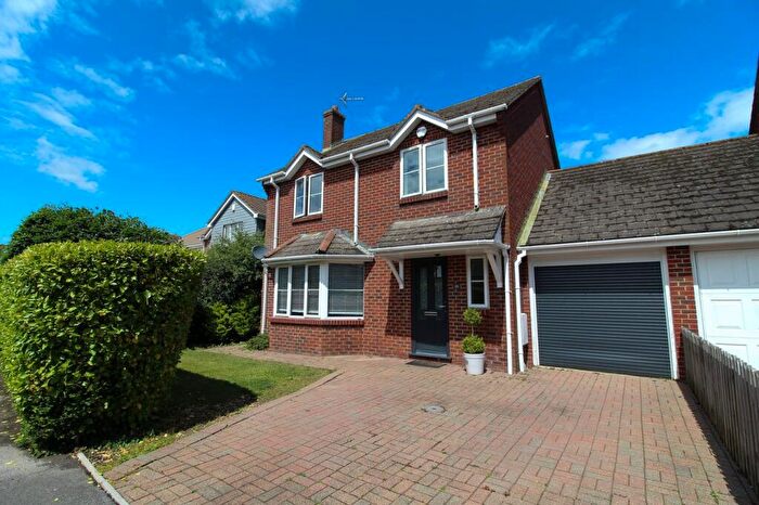 3 Bedroom Detached House To Rent In Railway Drive, Sturminster Marshall, Wimborne, BH21