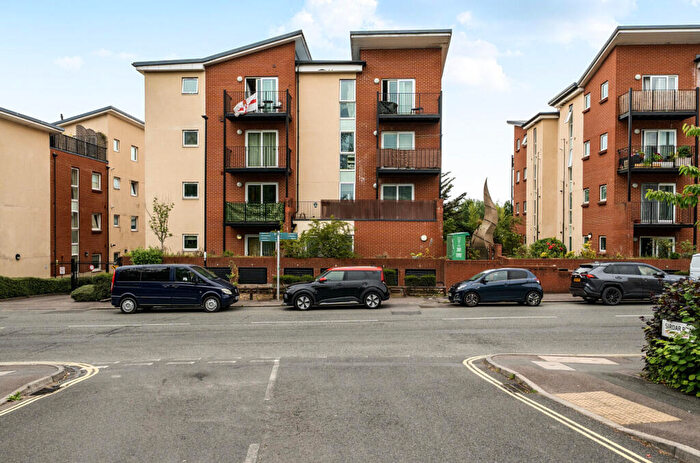 2 Bedroom Flat For Sale In Portswood Road, Portswood, Southampton, Hampshire, SO17