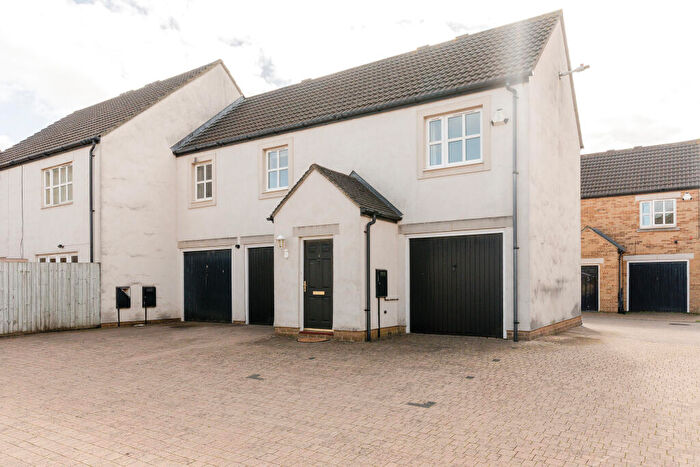 2 Bedroom Coach House For Sale In Manor Place, Stoke Gifford, Bristol, BS34
