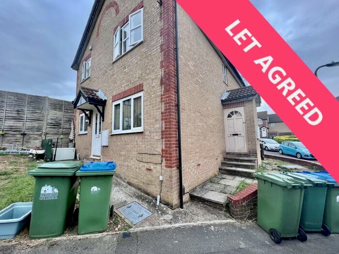 Studio To Rent In Bracklesham Close, Southampton, SO19