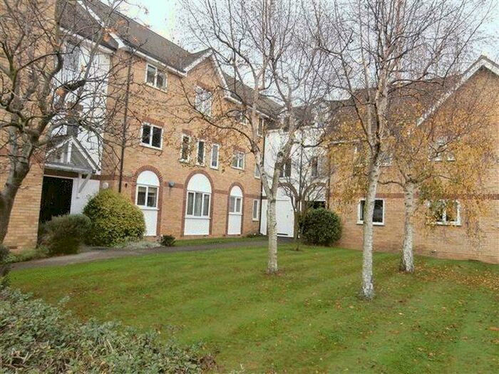 2 Bedroom Flat To Rent In Cambridge Road, Southend-On-Sea, SS1