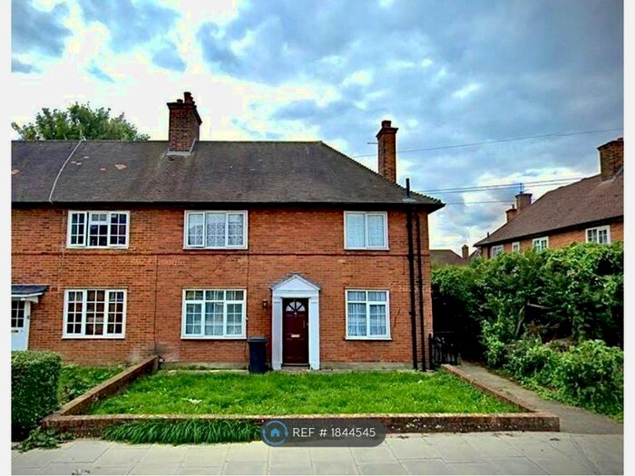 4 Bedroom End Of Terrace House To Rent In Yew Tree Road, London, W12