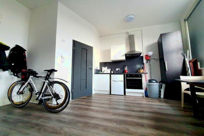 Studio To Rent In Warspite Road, London, SE18