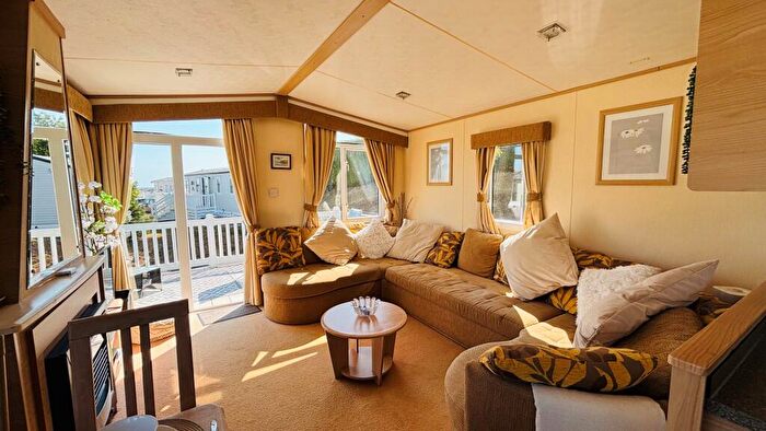 2 Bedroom Mobile Home For Sale In Swanage Coastal Park, Priests Road, Swanage, Dorset, BH19 - Photo 7