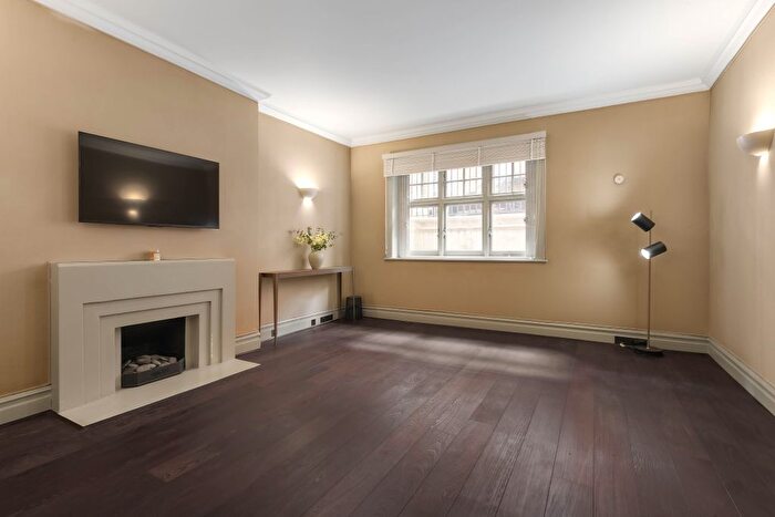 2 Bedroom Flat To Rent In Draycott Avenue, London, SW3