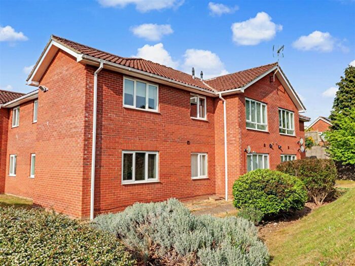 2 Bedroom Apartment For Sale In Plumstead Road East, Norwich, NR7