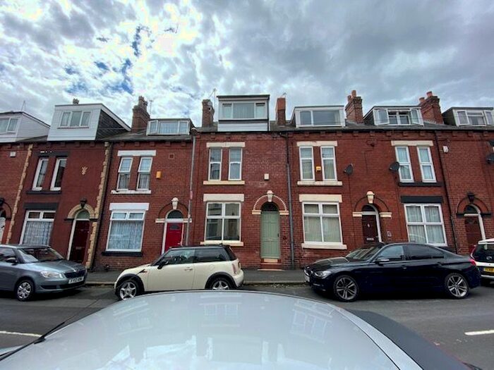 3 Bedroom Terraced House To Rent In Victoria Grove, East End Park, Leeds, LS9