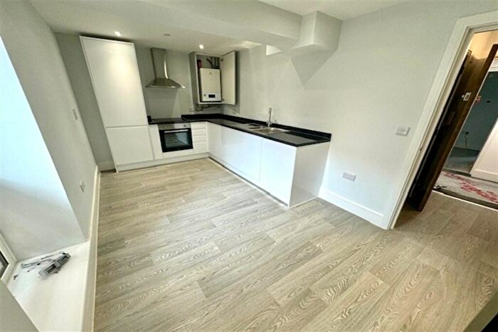 1 Bedroom Apartment To Rent In Clarendon Apartments, Canal Walk, SO14