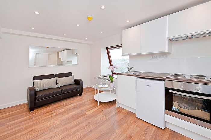 1 Bedroom Studio To Rent In Bloemfontein Road, Shepherds Bush, London, W12