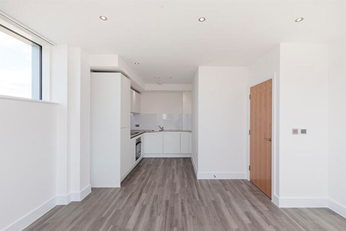 1 Bedroom Flat To Rent In Thames Road, London, E16