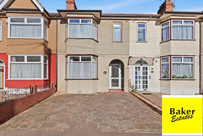 3 Bedroom Terraced House For Sale In Clinton Crescent, Hainault, IG6