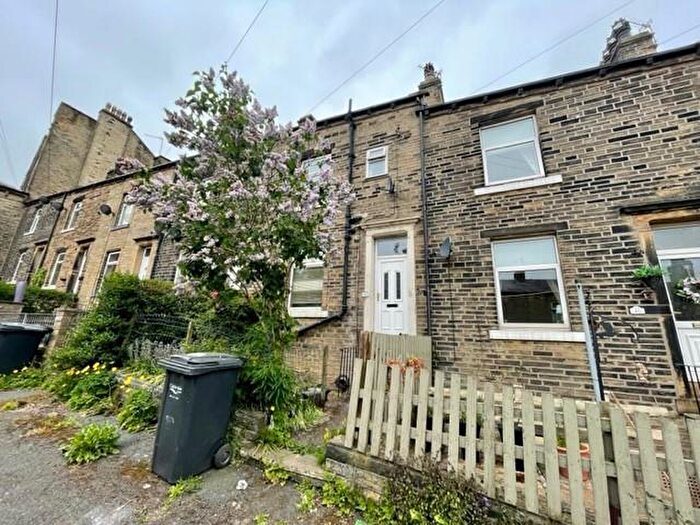 2 Bedroom Terraced House To Rent In Emscote Avenue, Halifax, HX1