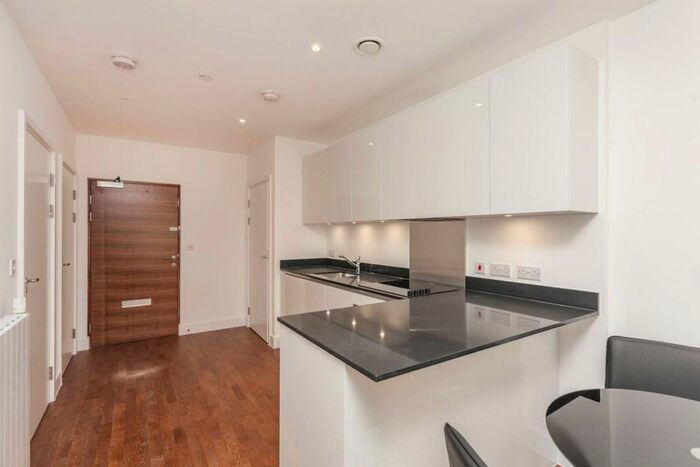 1 Bedroom Flat To Rent In Victory Parade, Woolwich, London, SE18