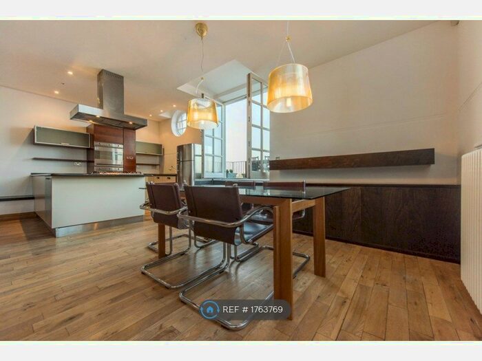 2 Bedroom Flat To Rent In Lyham Road, London, SW2