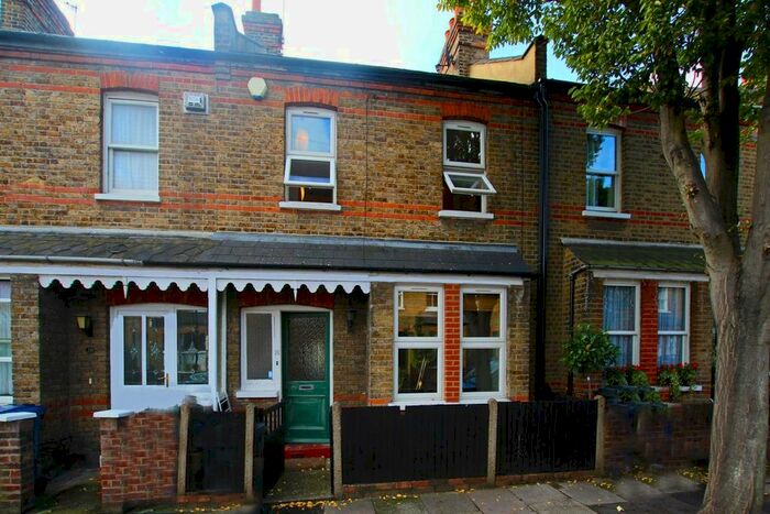 3 Bedroom Property To Rent In Edinburgh Road, London, W7
