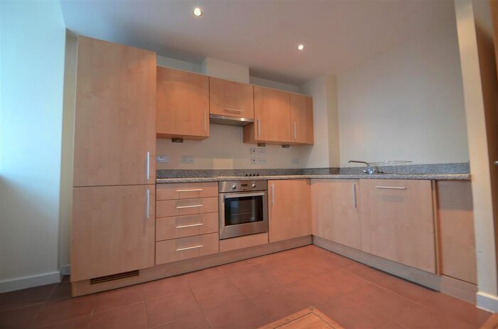2 Bedroom Flat To Rent In Queens Road, Nottingham, NG2