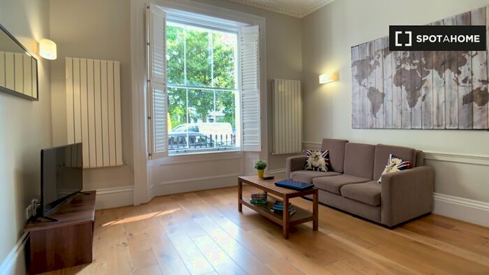 1 Bedroom Flat To Rent In St.George's Square, SW1V