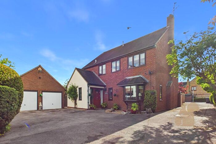 4 Bedroom Detached House For Sale In Hullbridge Road, South Woodham Ferrers, CM3