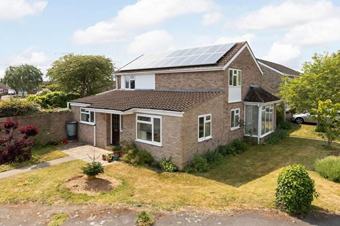 4 Bedroom Detached House For Sale In Little Howe Close, Radley, OX14