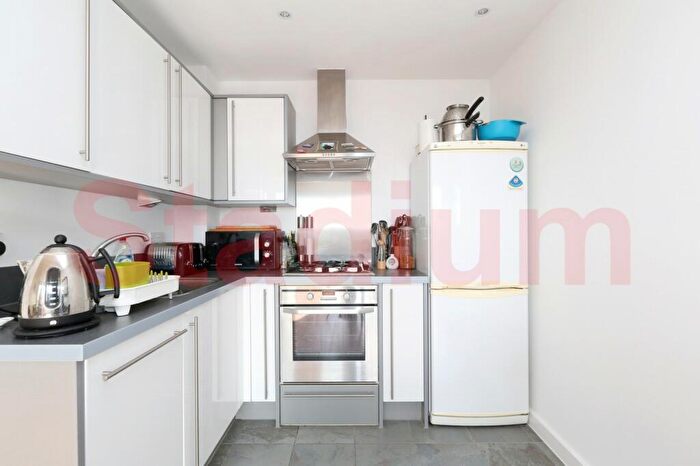 1 Bedroom Flat To Rent In Vizion London - Epc Rating B, N7