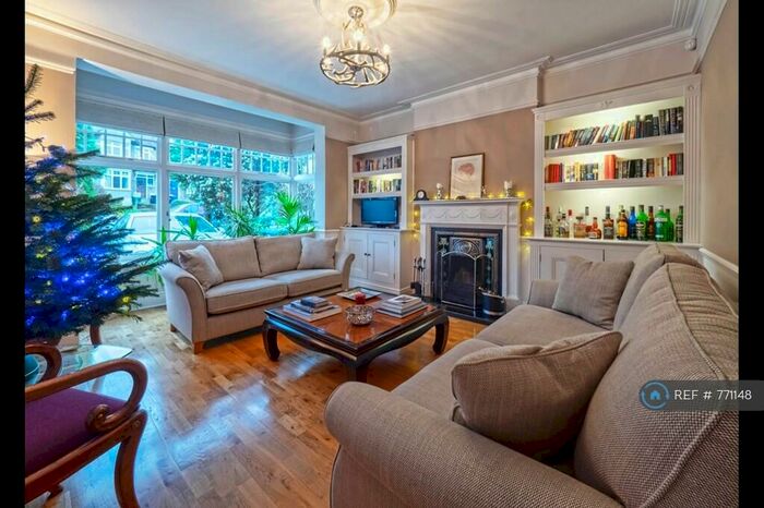 4 Bedroom Semi-Detached House To Rent In Normandy Avenue, Barnet, EN5