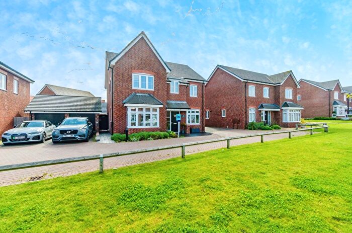 5 Bedroom Detached House For Sale In Aspen Road, Essington, Wolverhampton, WV11