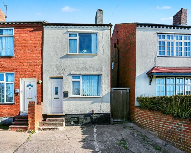 2 Bedroom End Terrace House For Sale In , Garden Walk, Dudley, DY3