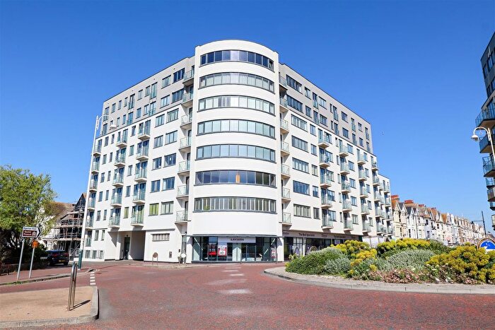 3 Bedroom Flat For Sale In Egerton Road, Bexhill-On-Sea, TN39