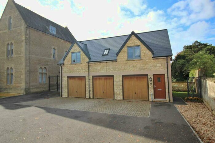 2 Bedroom Flat To Rent In Malmesbury Road, Chippenham, SN15