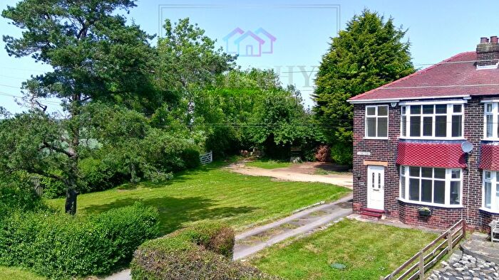 3 Bedroom Semi-Detached House For Sale In Viewlands, Pontefract, West Yorkshire, WF8
