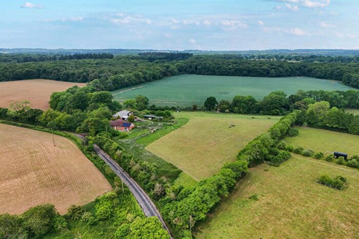 3 Bedroom Bungalow For Sale In Cross Lanes Bungalow, Mapledurham, Reading, RG4